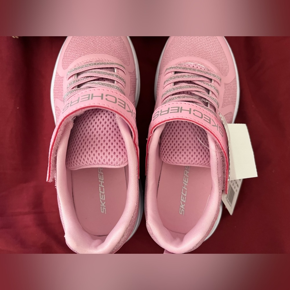 Girl sketchers sparkling sneakers size 1